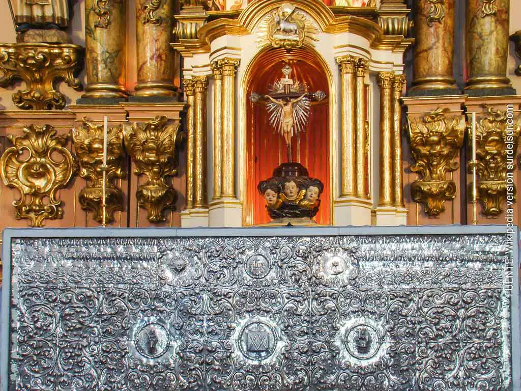 Altar mayor de la Basílica de Nuestra Señora del Pilar, Recoleta, Buenos Aires.