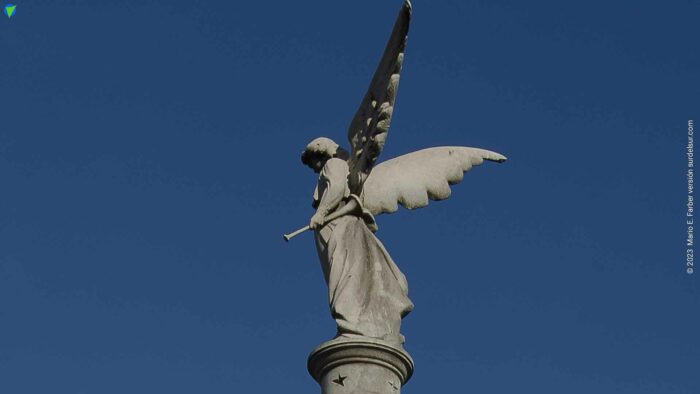 Angel de mausoleo Cementerio de Recoleta de la Ciudad de Buenos Aires