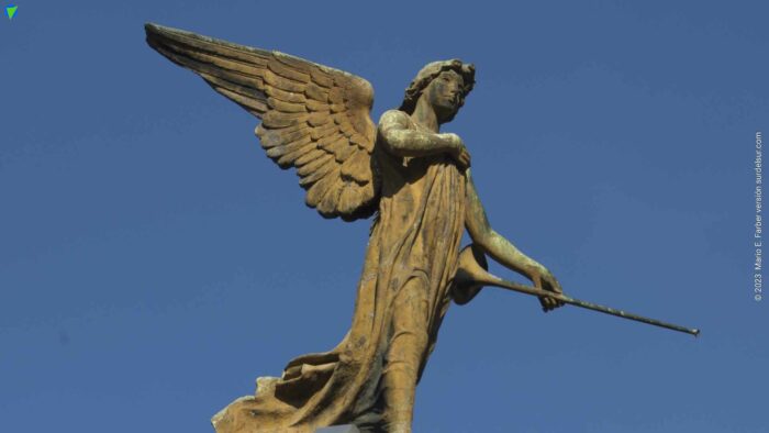 Angel de mausoleo Cementerio de Recoleta de la Ciudad de Buenos Aires