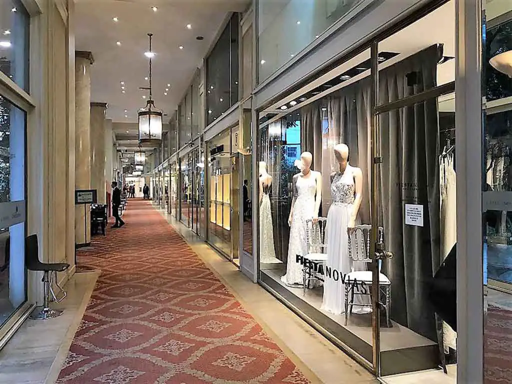 Promenade Alvear elegante galería junto al Alvear Palace Hotel