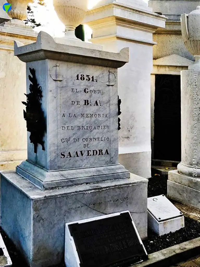 Cementerio de Recoleta Buenos Aires: Monumento funerario de Cornelio Saavedra (1759-1829)