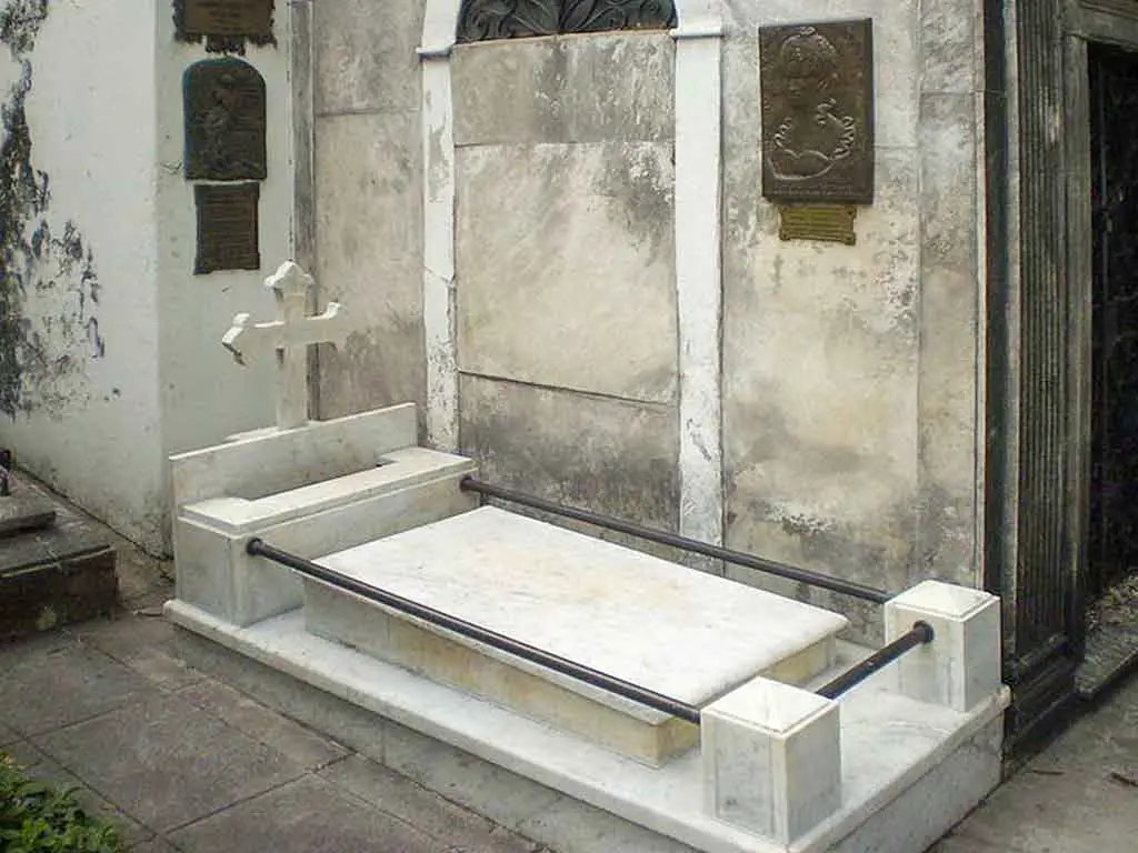 Cementerio de la Recoleta: Sepulcro María de los Remedios de Escalada de San Martín (1797-1823)
