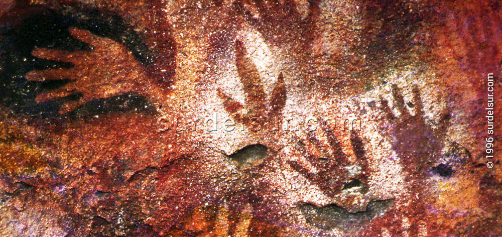 Pictografía. Arte rupestre en cueva del río Pinturas