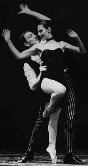 Julio Bocca and Raquel Rossetti, dancing.