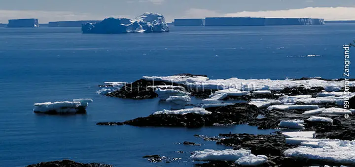 Vista del Mar y Costa Antártica. Sector Antártico Argentino 