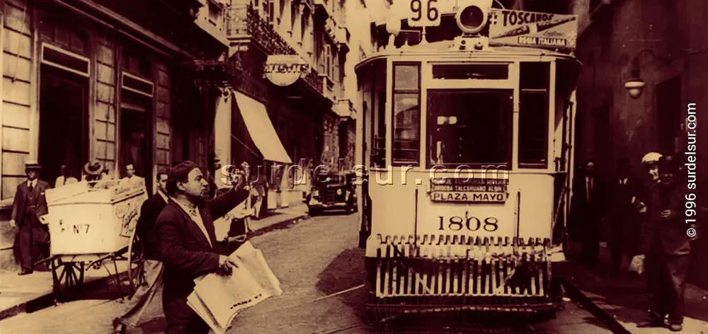 Calle de Buenos Aires. Principio del s. XX. Tranvía y vendedor de diarios