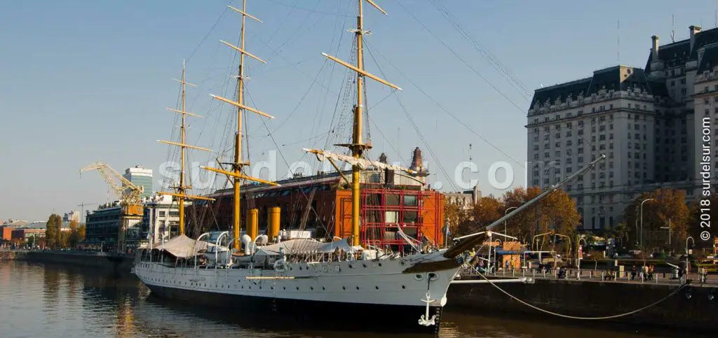 Frigate in Puerto Madero