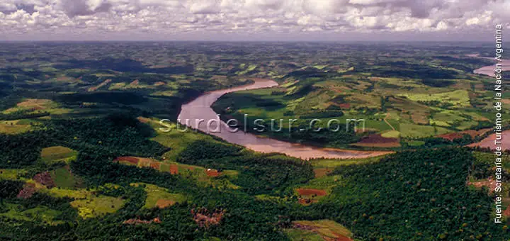 Vista aérea de la llanura Chaqueña, subregión geográfica perteneciente a la llanura Platense