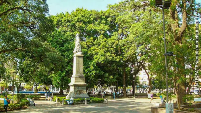 Plaza Independencia, estatua de la Libertad en San Miguel de Tucumán