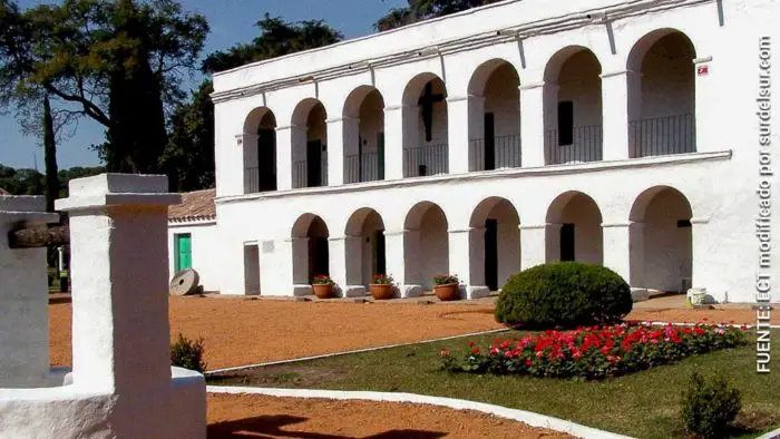 Museo de la Industria Azucarera, Casa Obispo Colombres Fachada y aljibe