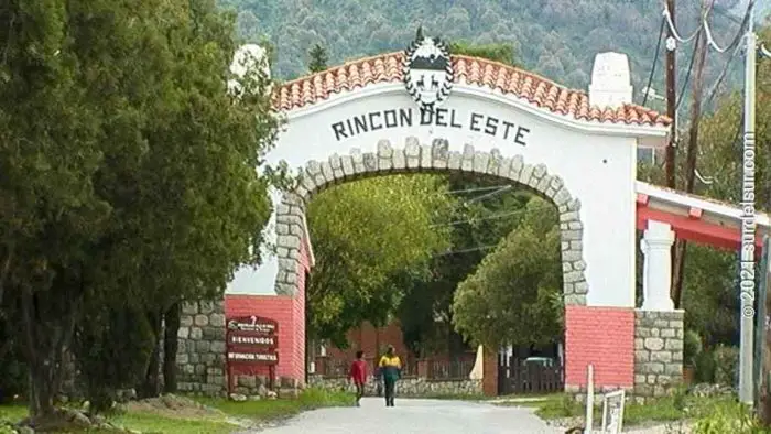 Arco de acceso a Rincón del Este