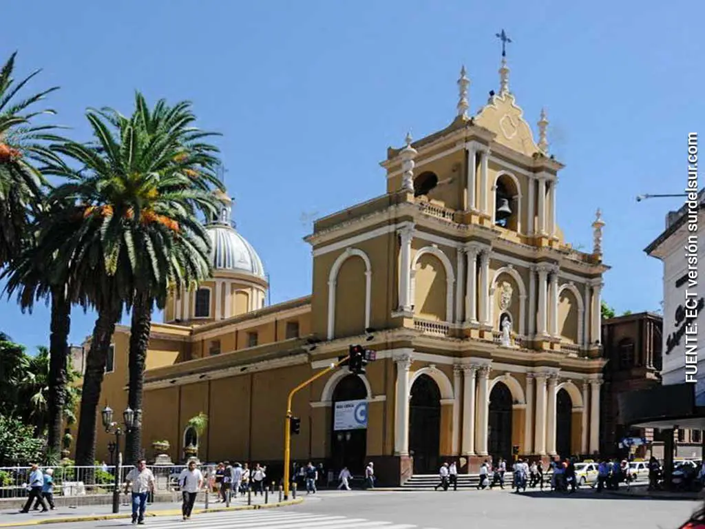 La iglesia y convento de San Francisco , Fachada y lateral (1767). San Miguel de Tucumán
