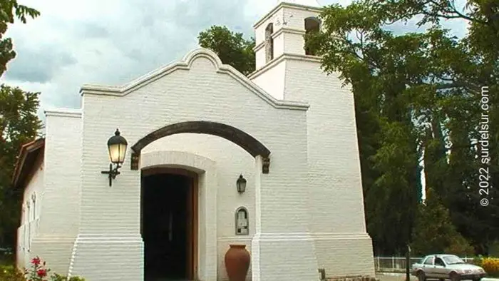 Merlo Piedra Blanca fachada de la Capilla Nuestra Señora de Fátima